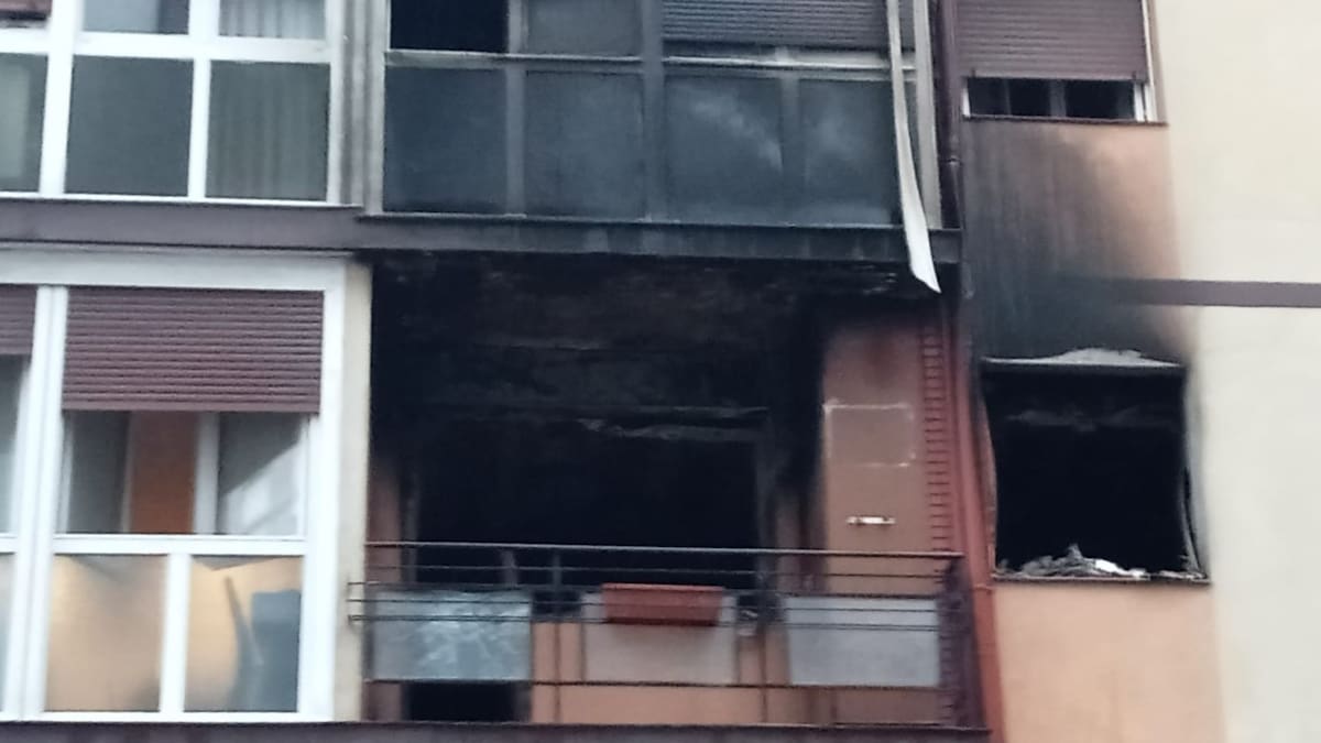 Una persona ha sido trasladada al Hopsital de Mendaro por un incendio en Ermua