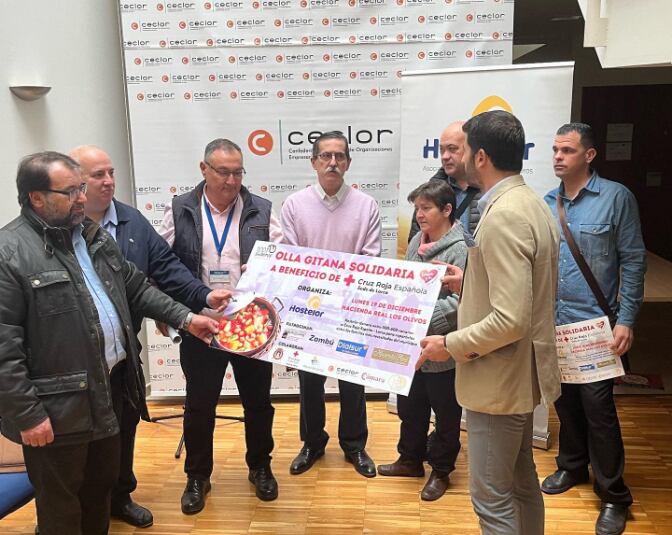 Presentación de &#039;Olla gitana solidaria&#039; a beneficio de Cruz Roja en Lorca