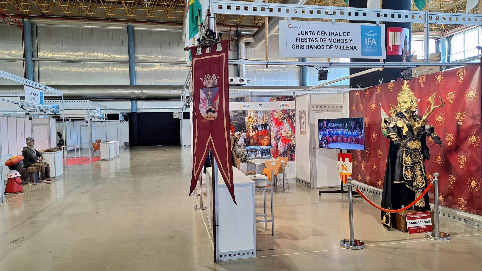 La Junta Central de fiestas de Villena en Expofiesta