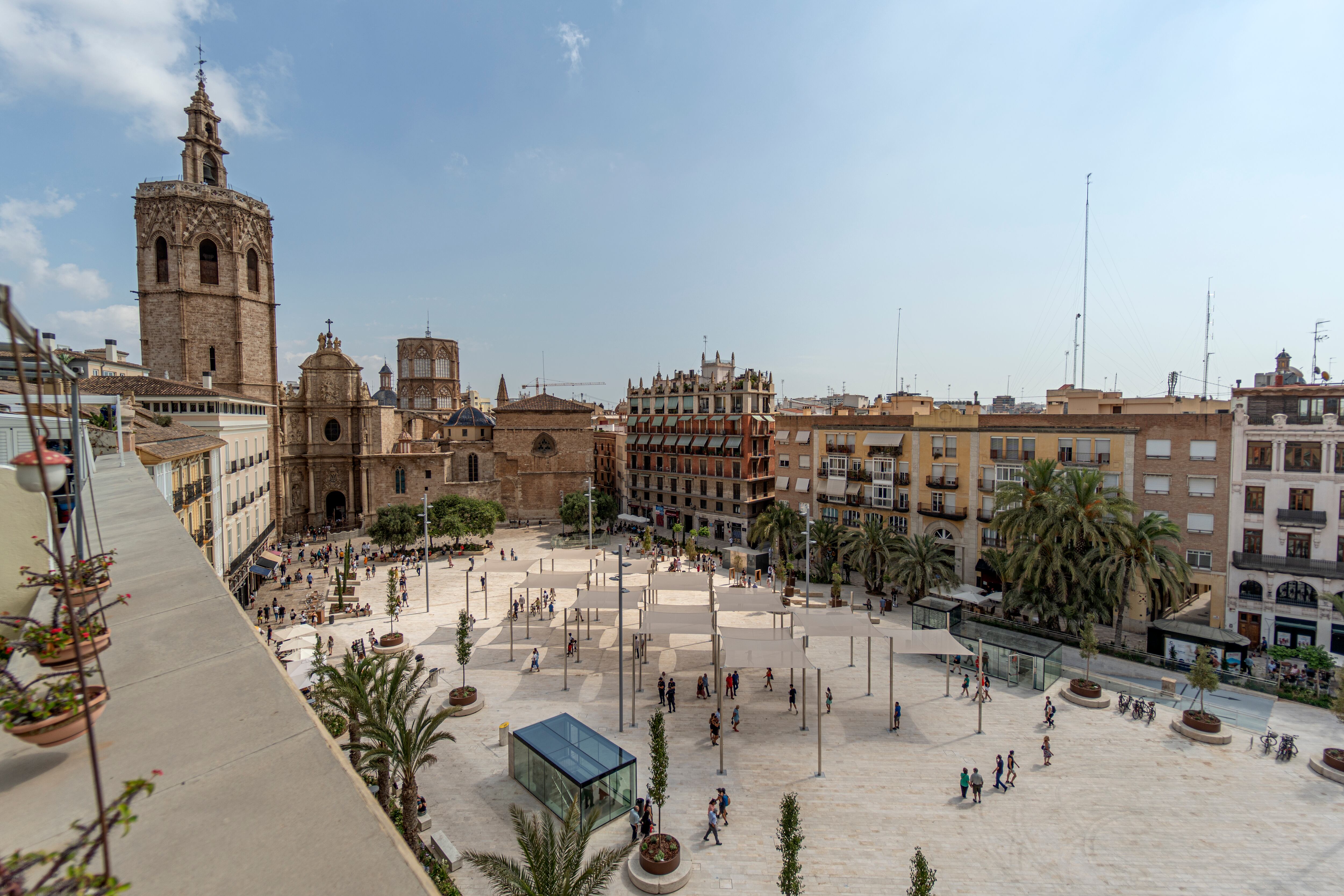 La nueva plaza de la Reina de València, que ha sido reformada recientemente