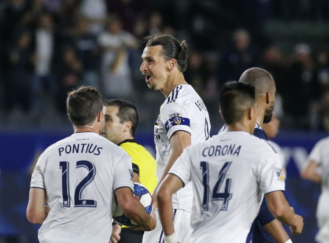 Ibrahimovic celebra su gol ante el New England. 