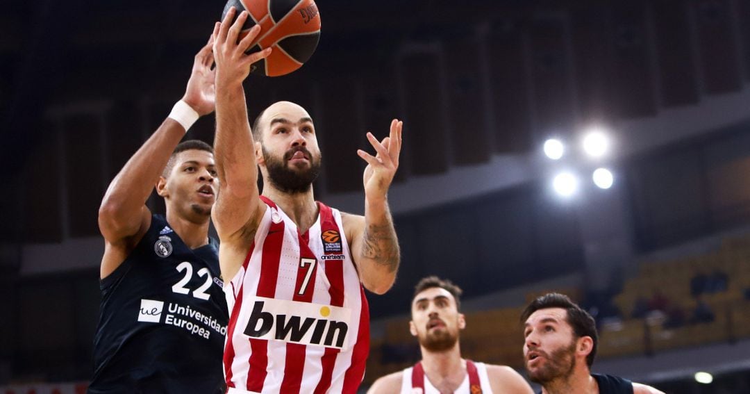 Spanoulis entra a canasta ante el Real Madrid