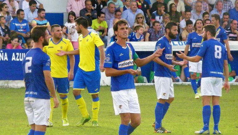 Chico durante un encuentro esta temporada con el Linares Deportivo