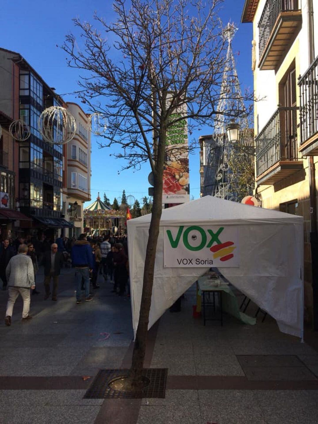 Carpa de Vox en el Collado