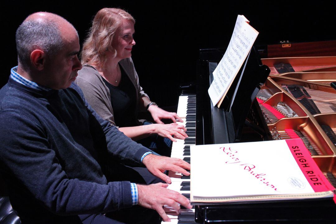 Interpretación de una pieza a 4 manos