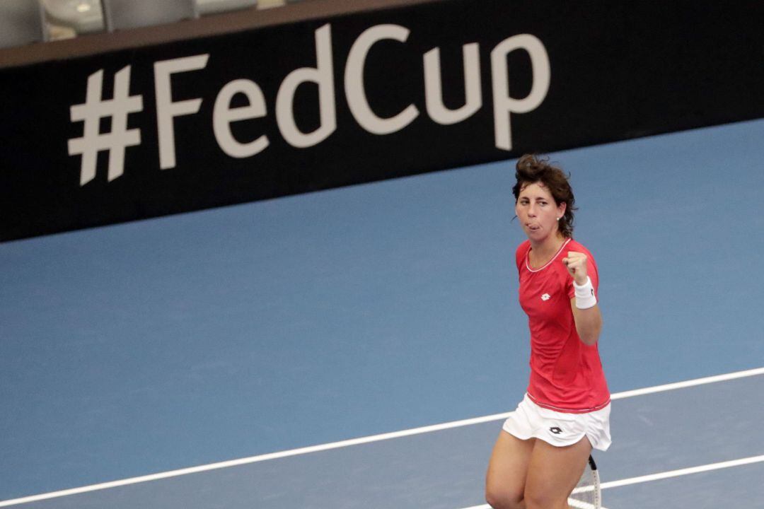 Carla Suárez celebra un punto en la serie ante Bélgica.