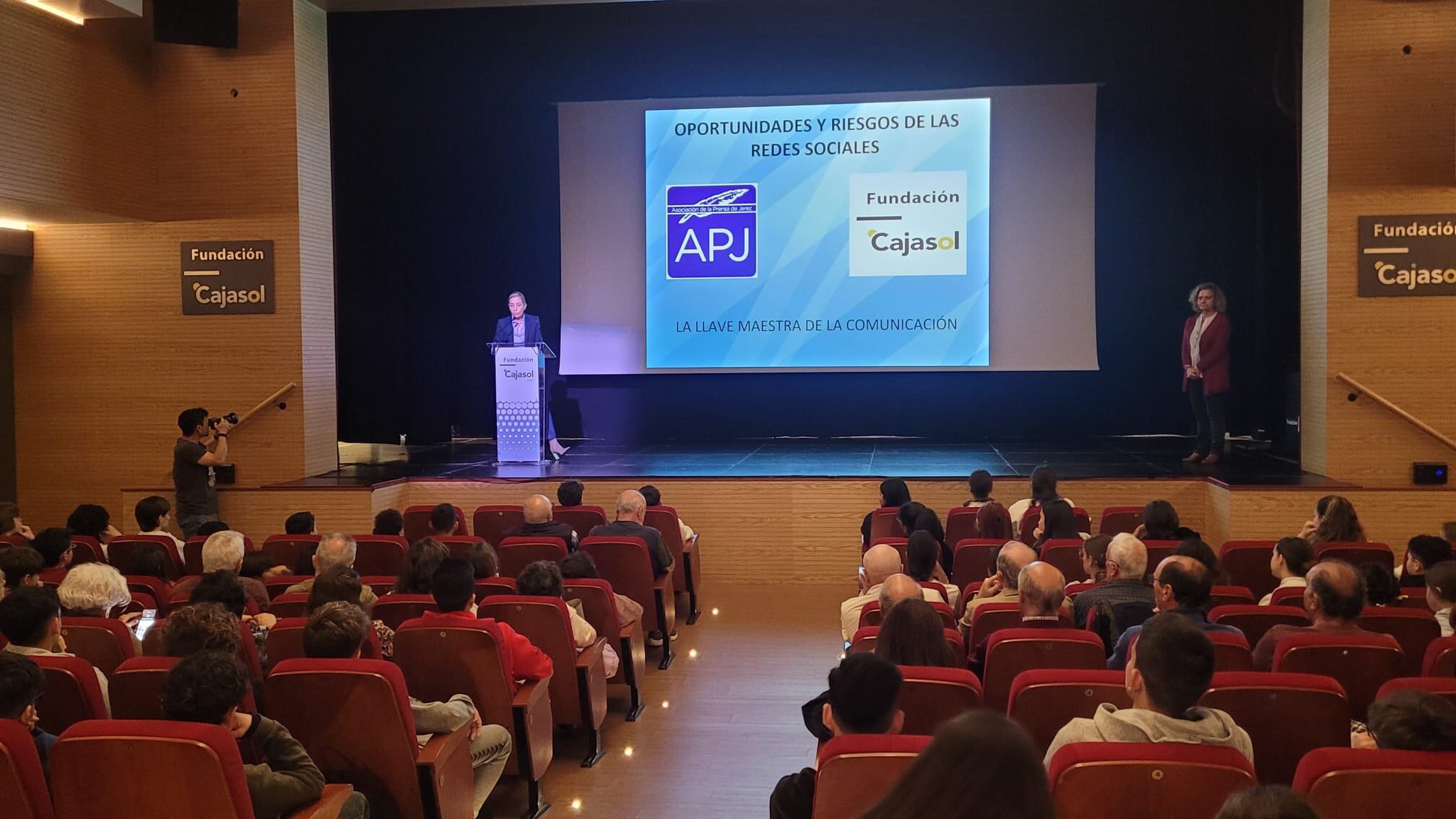 Las jornadas se celebraron en el auditorio de Cajasol