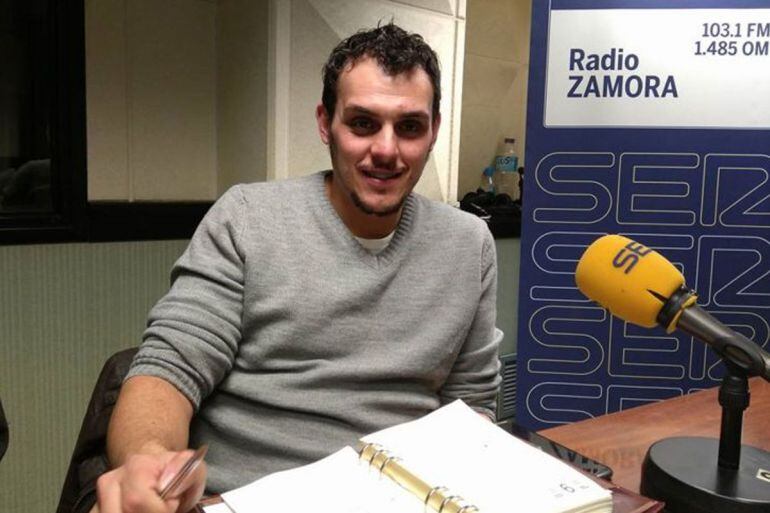 El alcalde de Toro, Tomás del Bién, en los estudios de Radio Zamora