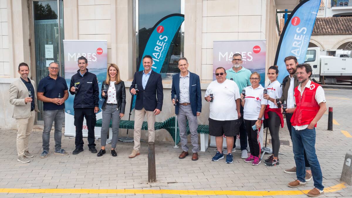 Ya se puede visitar en el puerto de Andratx el banco de Mares Circulares de Coca-Cola fabricado con basura marina