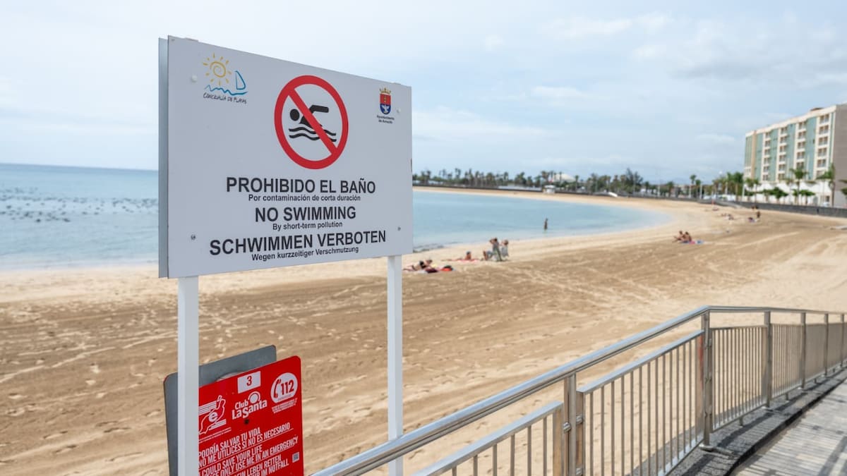 Nuevo cierre de la playa principal de Arrecife