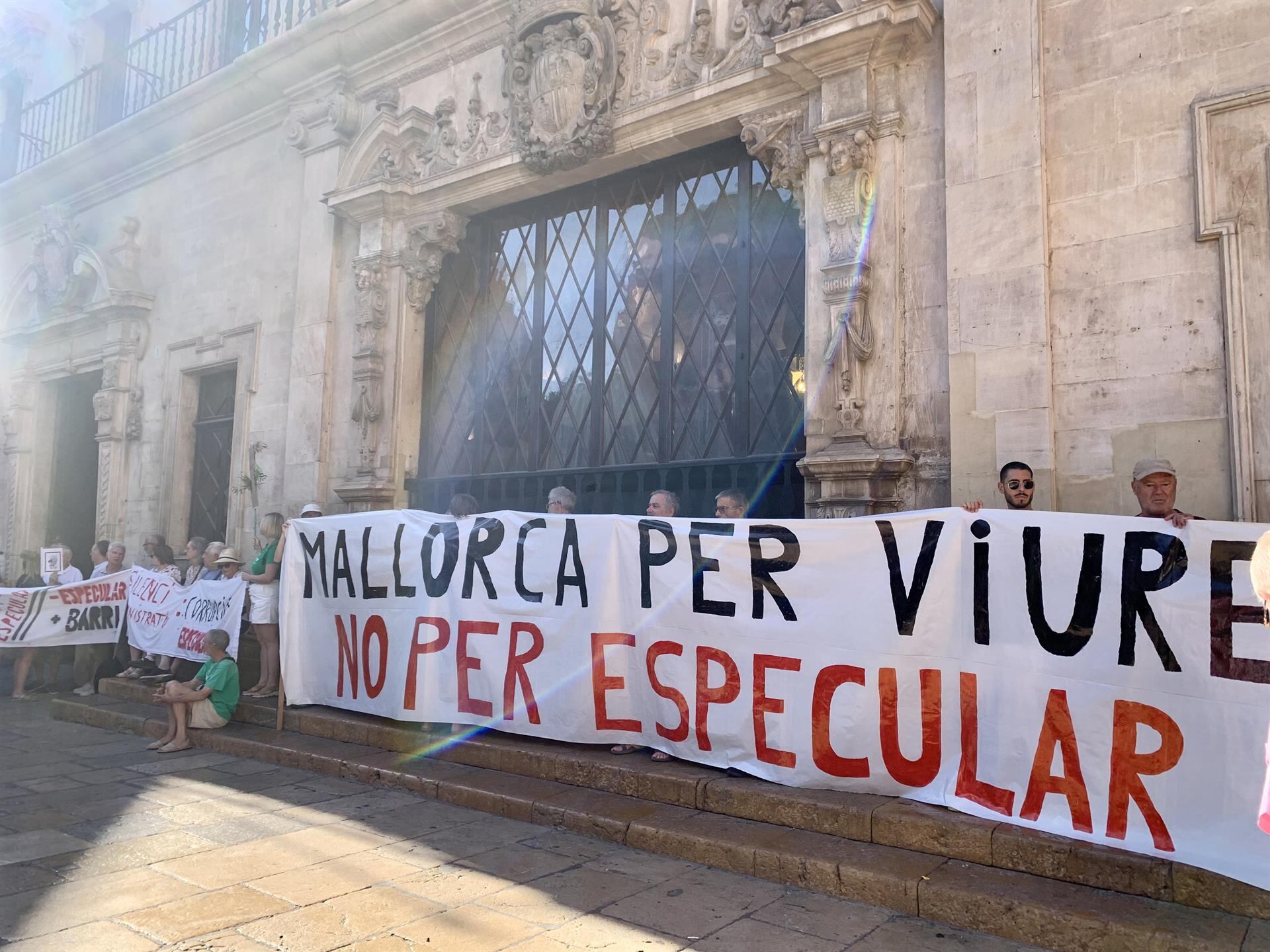 Concentración en el Ayuntamiento de Palma- Europa Press