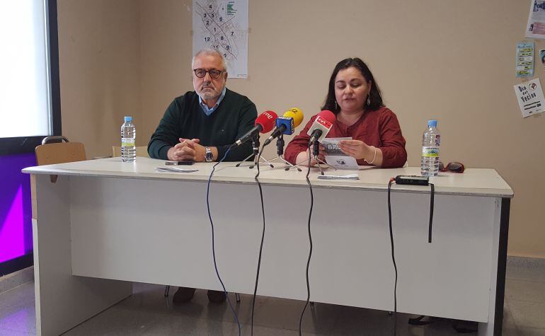 Husam Mukayed y Sonia Ordóñez, colaboradores de &quot;Palencia Ciudad Refugio&quot; presentan las jornadas solidarias y de sensibilización del colectivo