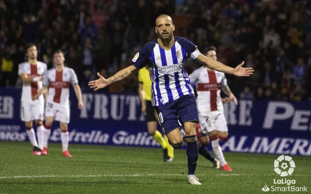 Yuri de Souza celebrando un gol