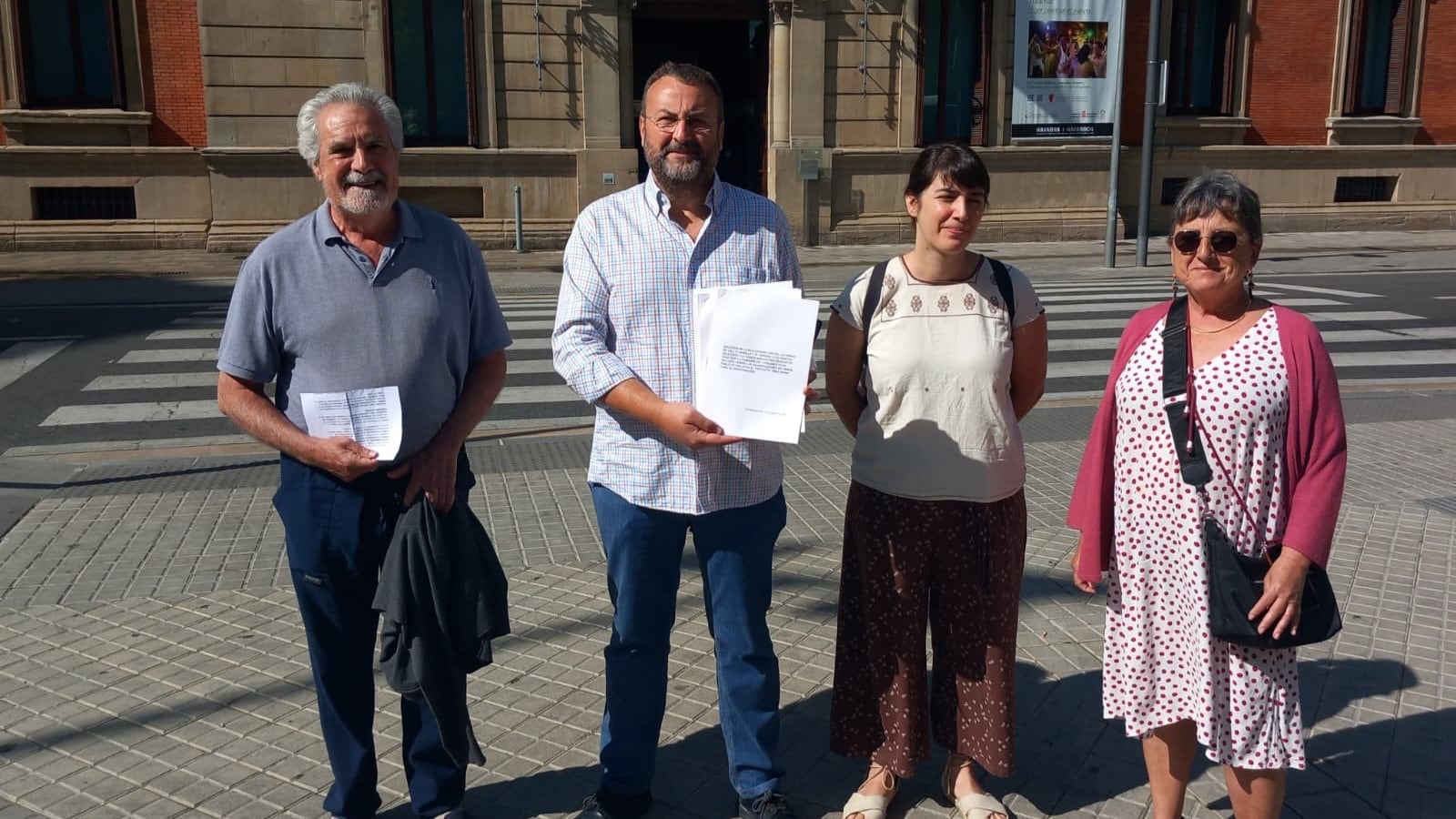 Ecologistas de Navarra denuncian procesos irregulares en Mina Muga ante la Comisión de Investigación. Cadena SER