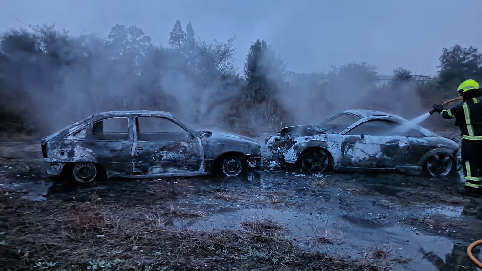 Los dos coches calcinados en Málaga