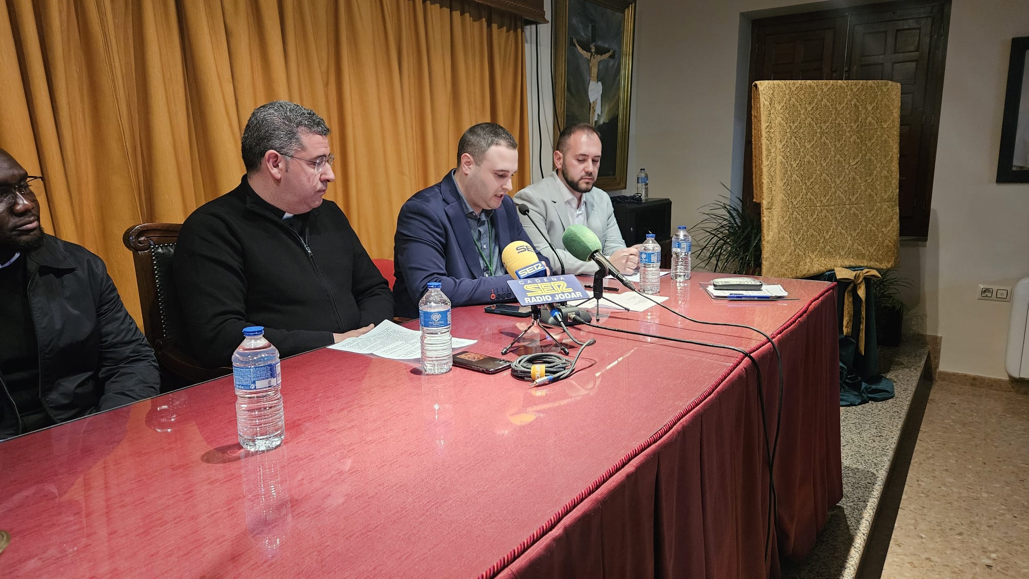 Momento de la intervención del Coordinador del Grupo de la Salud, Pedro Cabrerizo, en la presentación del Cartel Oficial de la Semana Santa de Jódar 2025