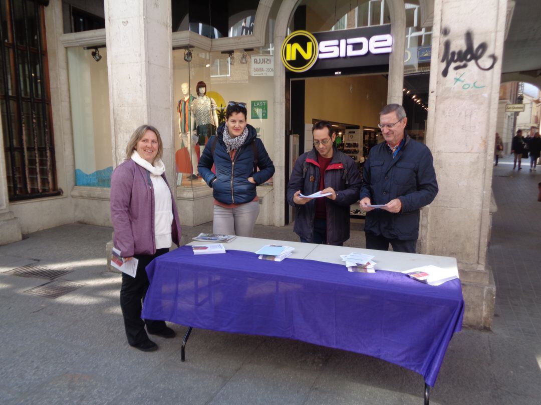 Mesa informativa de Unidas Podemos