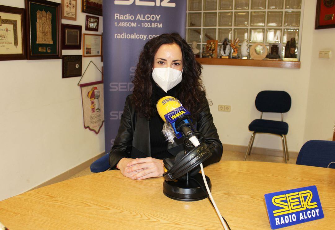 Mireia Estepa, alcaldesa de Cocentaina, en los estudios de Radio Alcoy