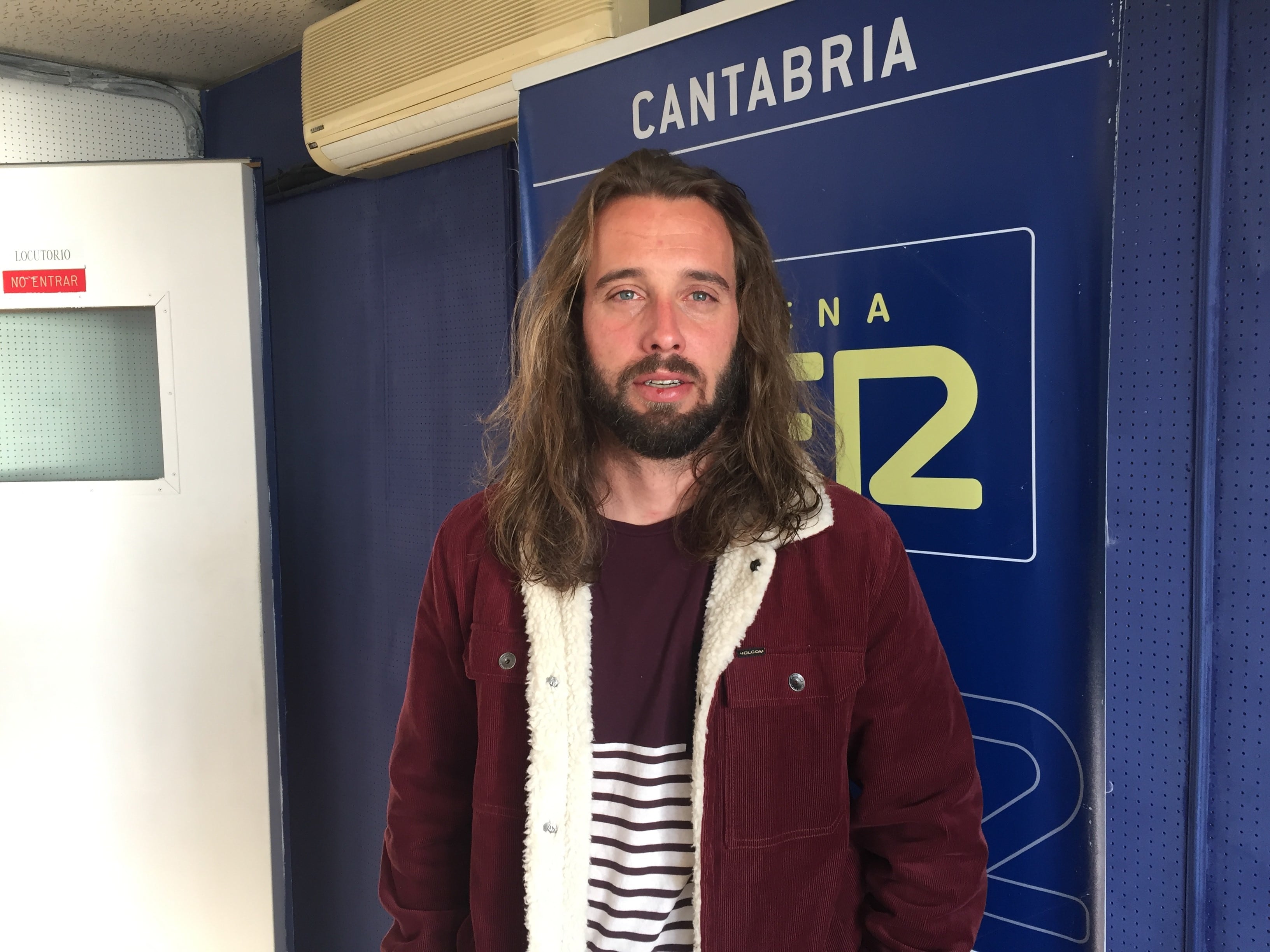 Eduardo San Miguel Merino en los estudios de SER Castro Urdiales