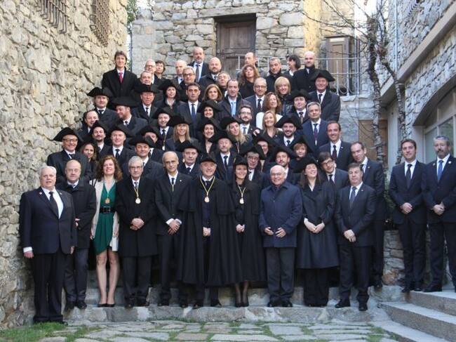 Tradicional foto de família a les escaldes de Casa de la Vall.