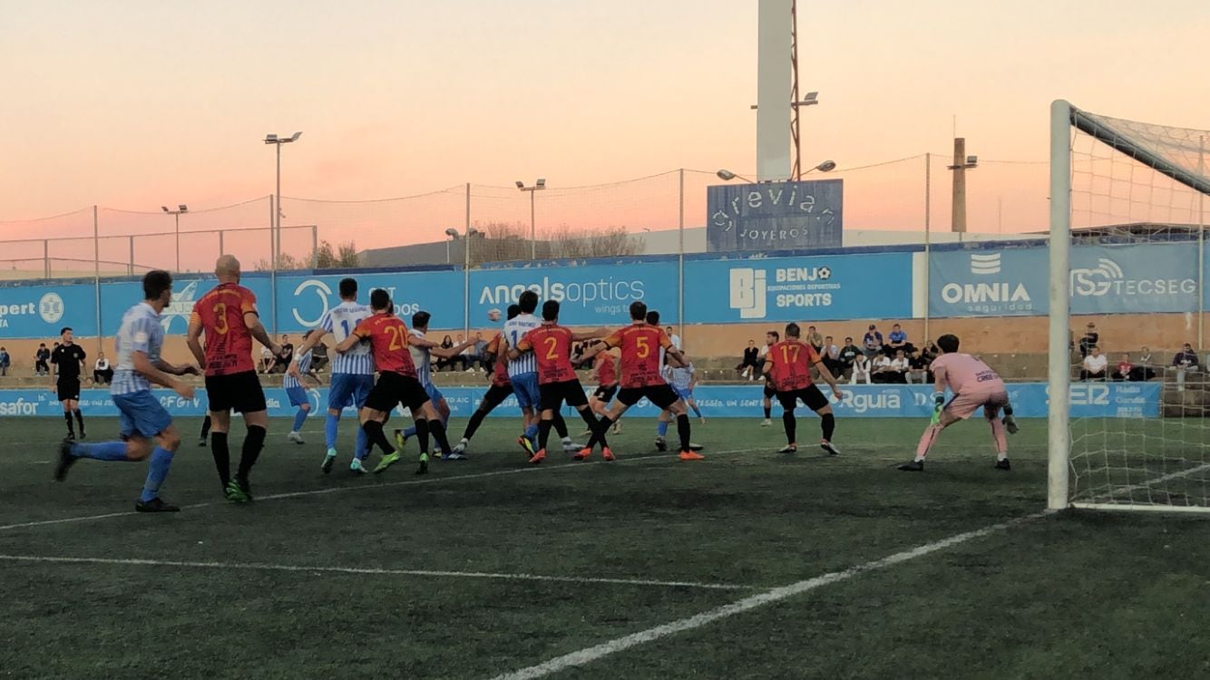 Jugada de ataque del CF Gandia