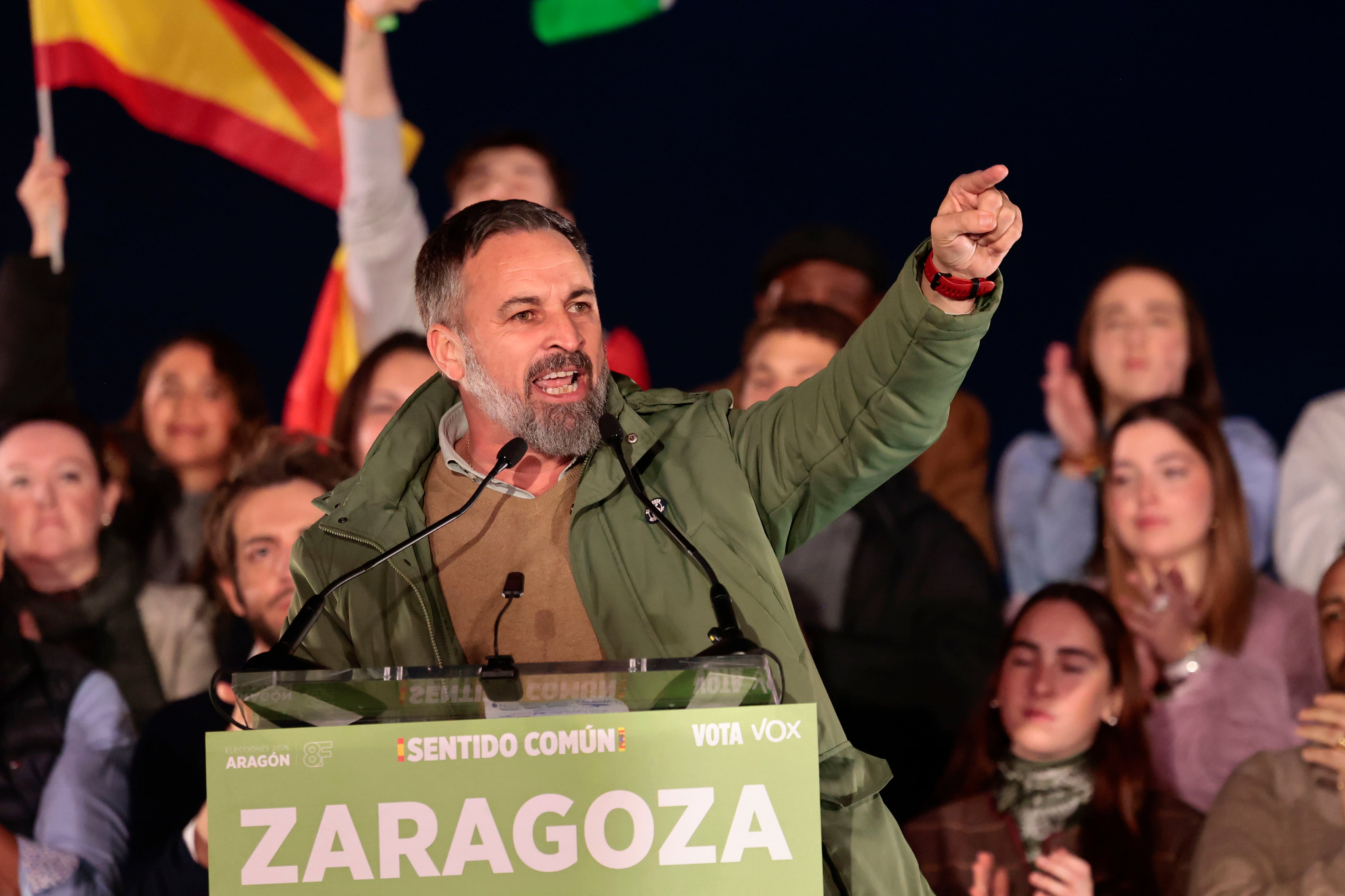 El presidente de Vox, Santiago Abascal durante su intervención en el acto de fin de campaña, este viernes en Zaragoza. 