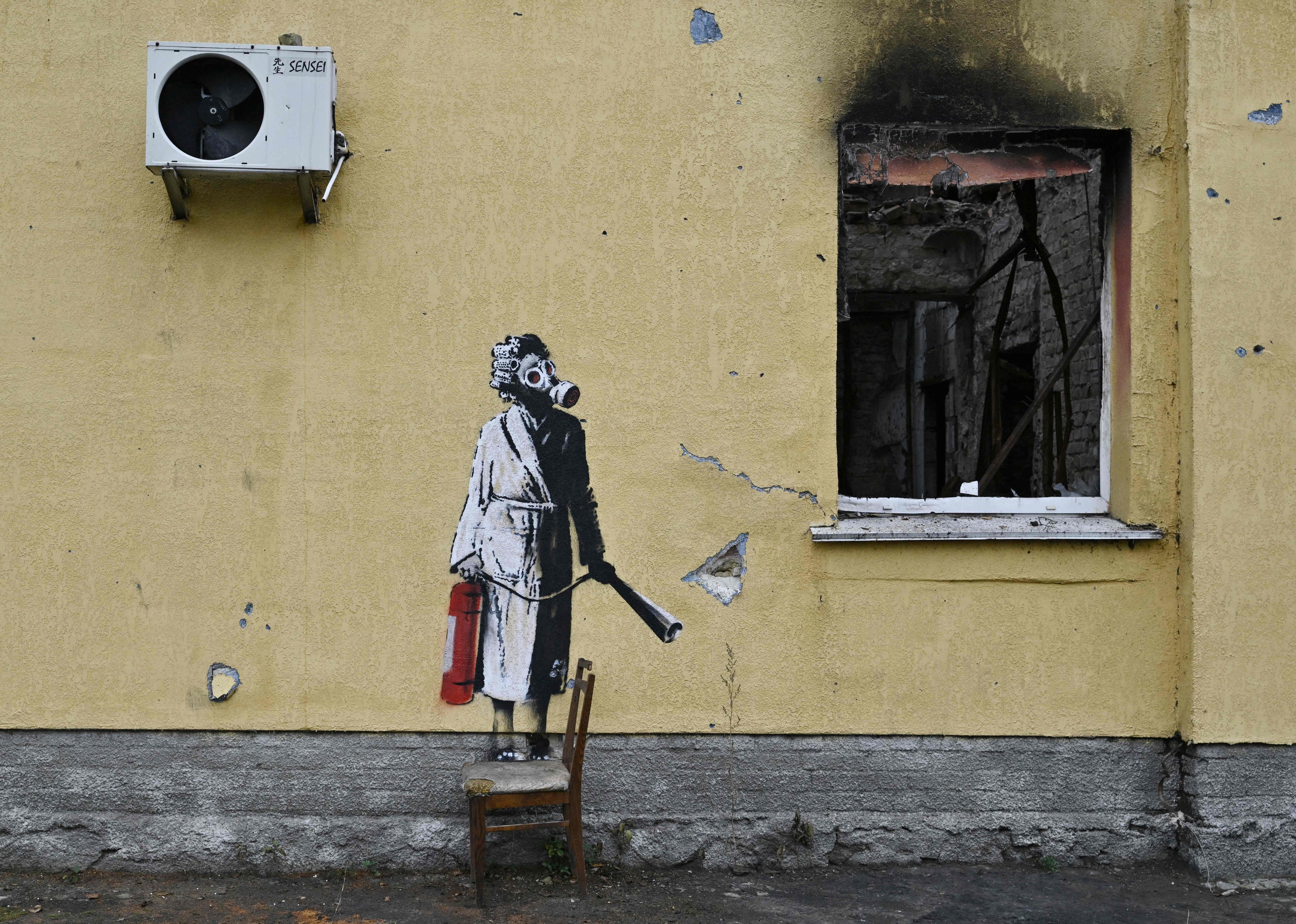 Grafiti de Banksy en Gostomel, cerca de Kiev