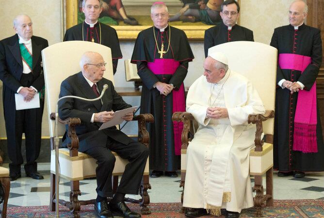 El papa Francisco durante su reunión en el Vaticano con el presidente de la República de Italia, Giorgio Napolitano.