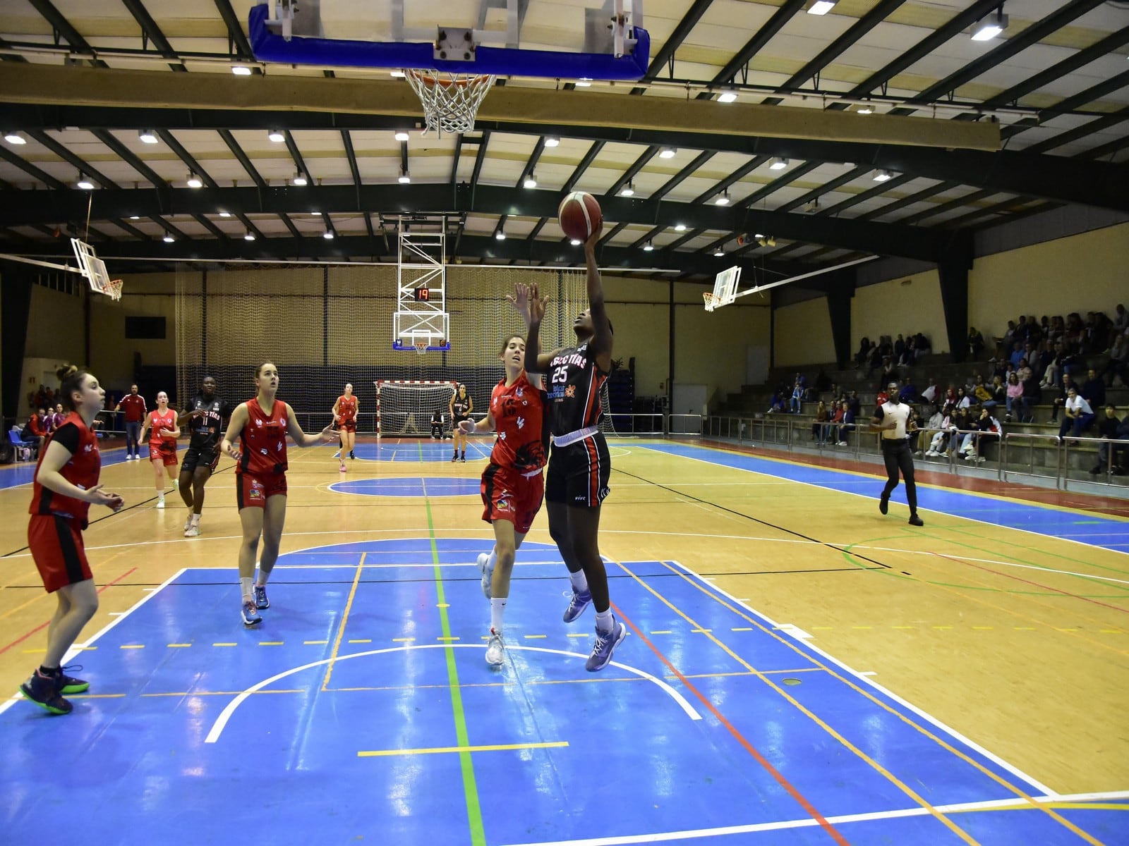 Uno de los tiros del Magec Tías "Contra la Violencia de Género".