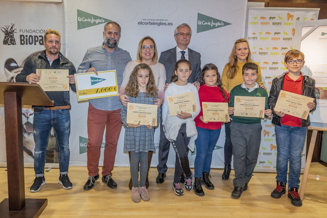 Entrega de reconocimientos a los ganadores del concurso