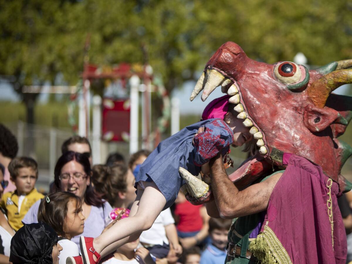 Los Titiriteros de Binefar cierran Enclaves 2025 en la Ermita de Loreto