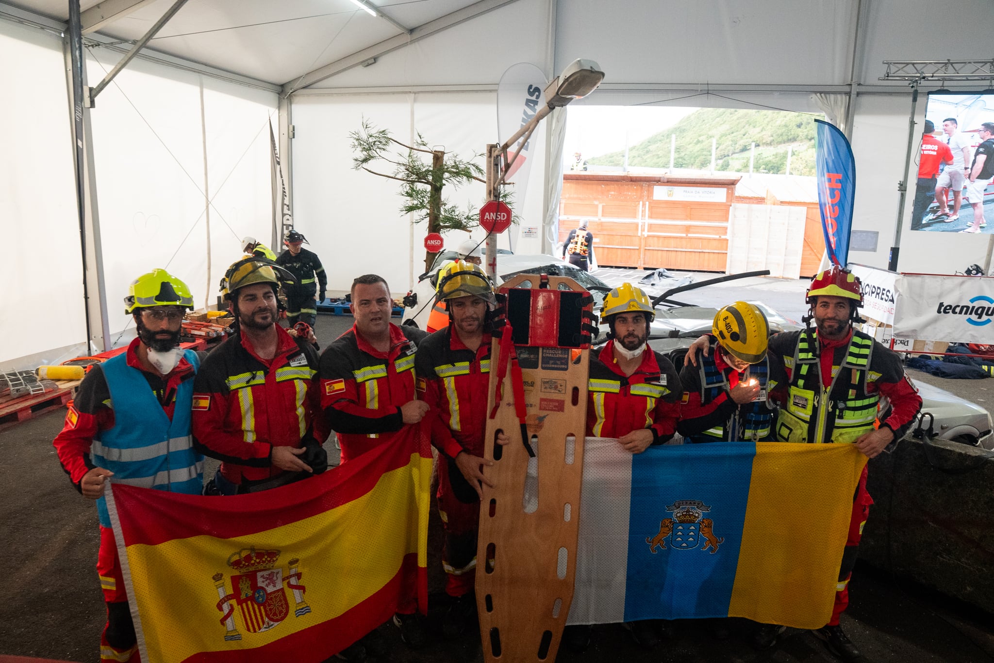 Equipo de bomberos de Lanzarote participante en la WRC 2024.