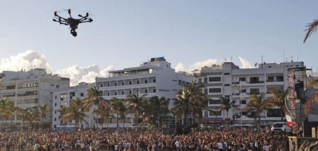 El dron de la Policía Municipal de Arrecife en LOS40 Arrecife Pop 2018.