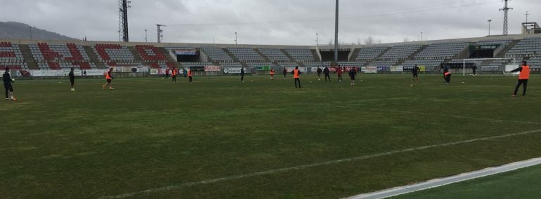 Entrenamiento bajo la lluvia de la Balompédica 