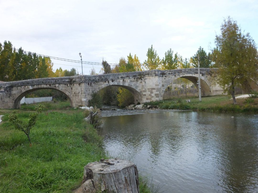 El puente de Fuentidueña (Segovia) contará con dos semáforos para regular el tráfico
Puente medieval de Fuentidueña (Segovia)