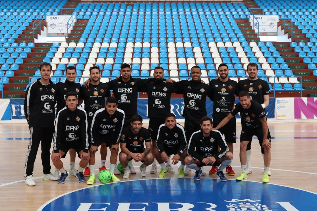 Plantilla del Palma Futsal en A Malata (Ferrol).