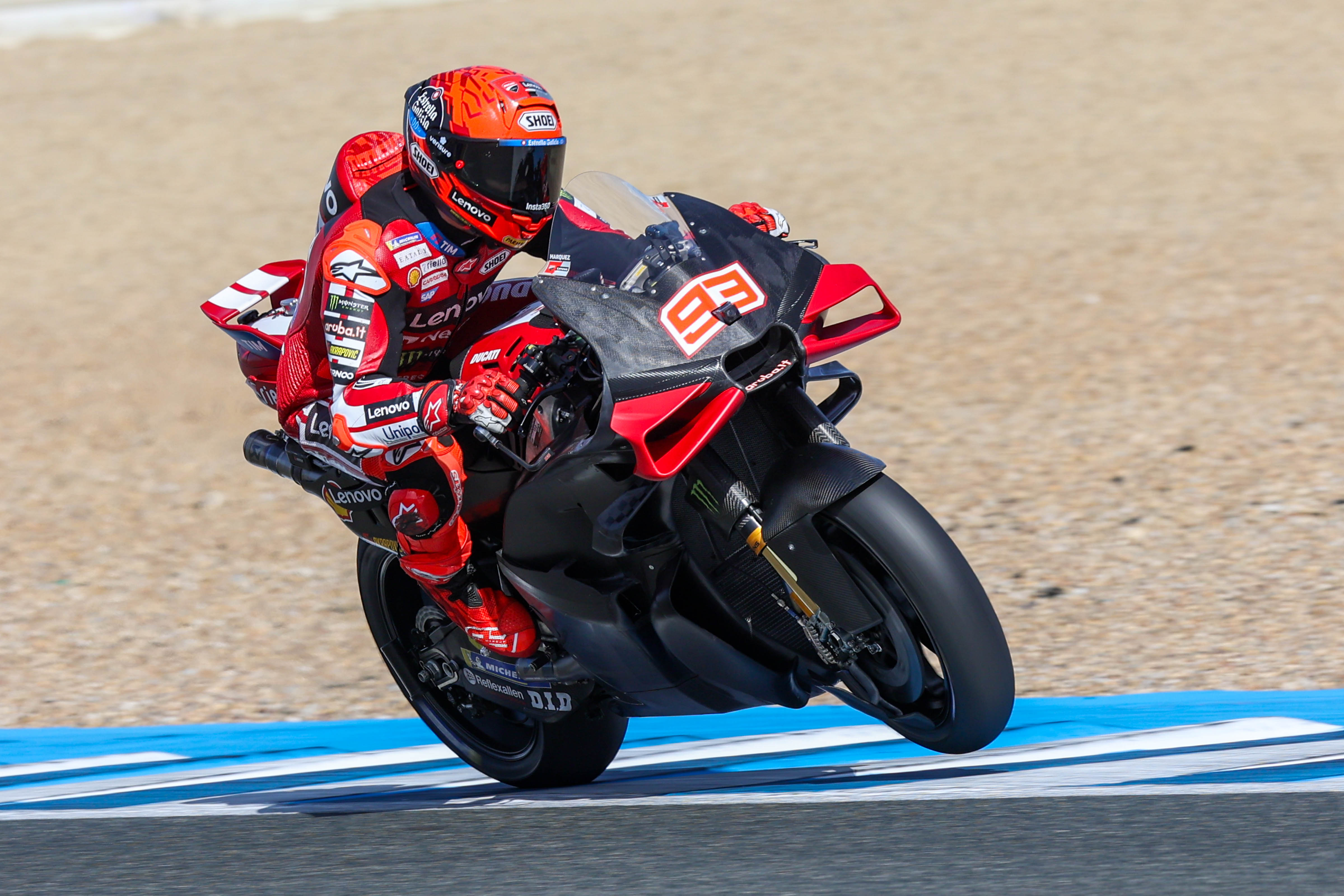 Marc Márquez durante la sesión oficial de este lunes en el Circuito de Jerez