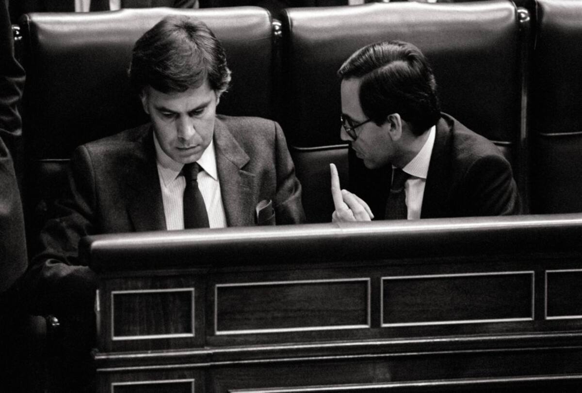 Felipe Gonzalez y Alfonso Guerra en el Congreso. El expresidente del Gobierno, Felipe Gonzalez, y el exvicepresidente, Alfonso Guerra, en el descanso del debate del Estado de la Nación.