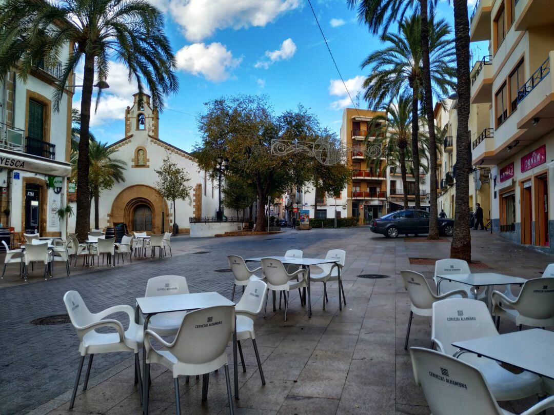 Terrazas en la placeta del Convent.
