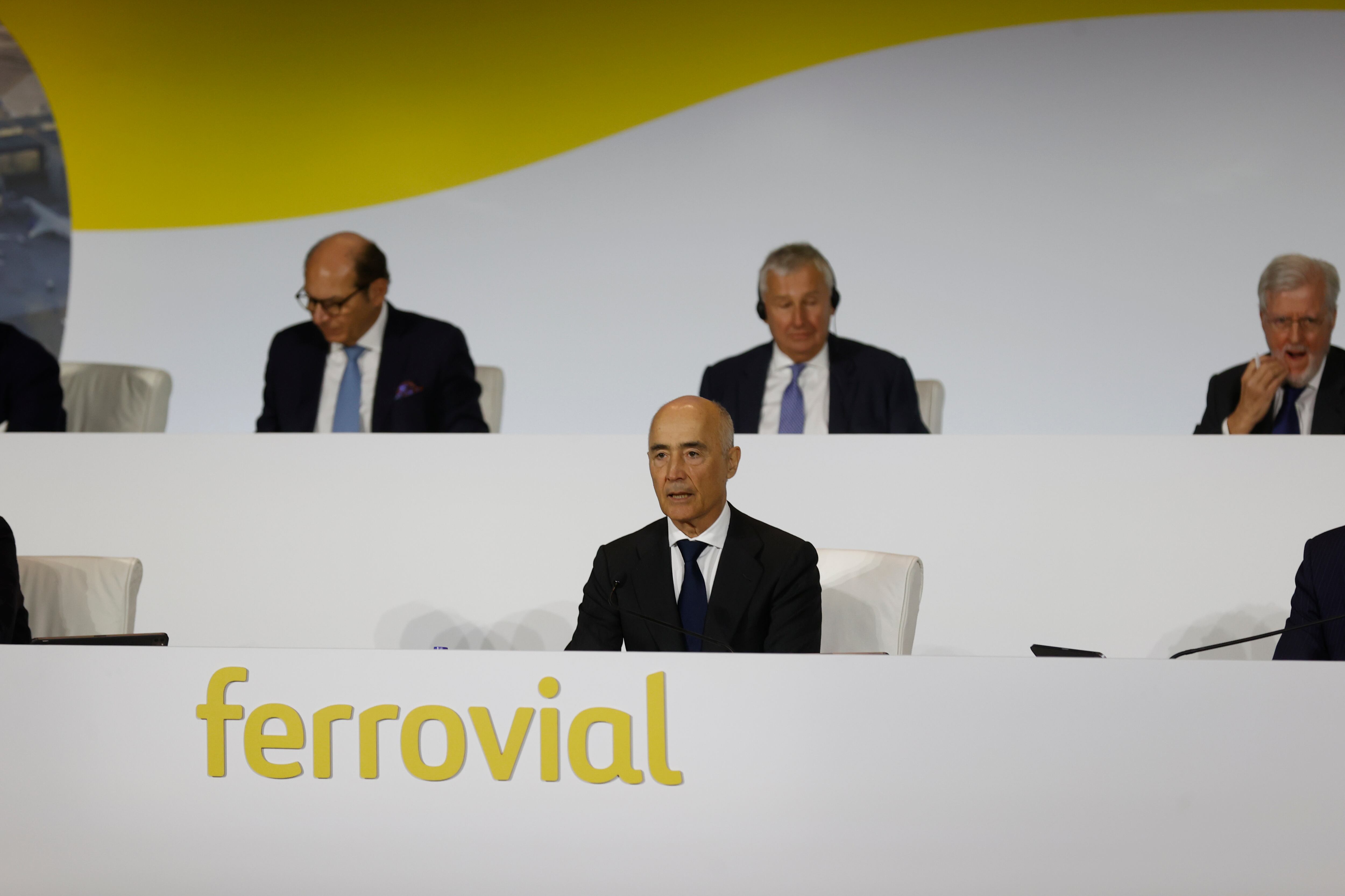 El presidente de Ferrovial, Rafael del Pino, interviene en la junta que celebra este jueves la empresa en Madrid.