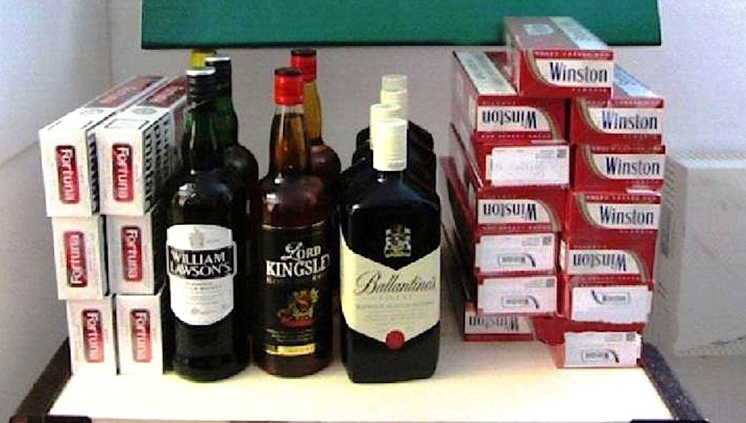 Imatge d&#039;arxiu de tabac i alcohol comissat per la Guàrdia Civil 