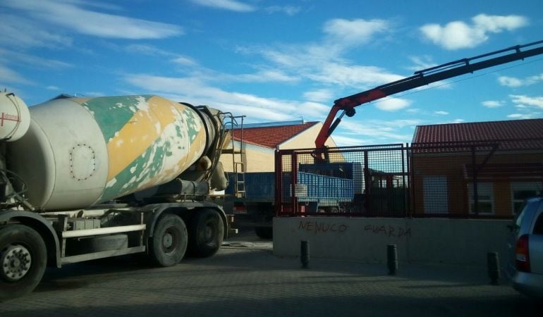 Los padres se quejan de que sus alumnos conviven con las obras a diario