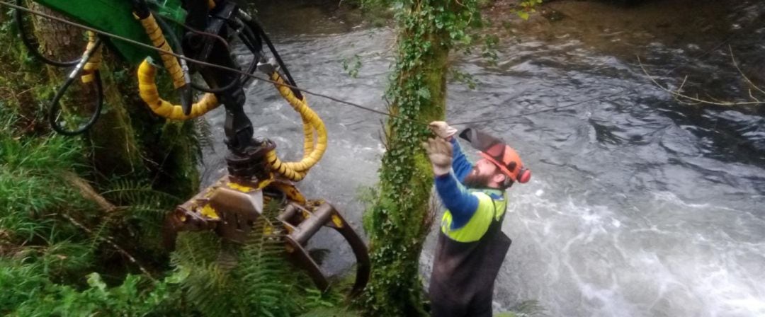 Traballos no río Mendo