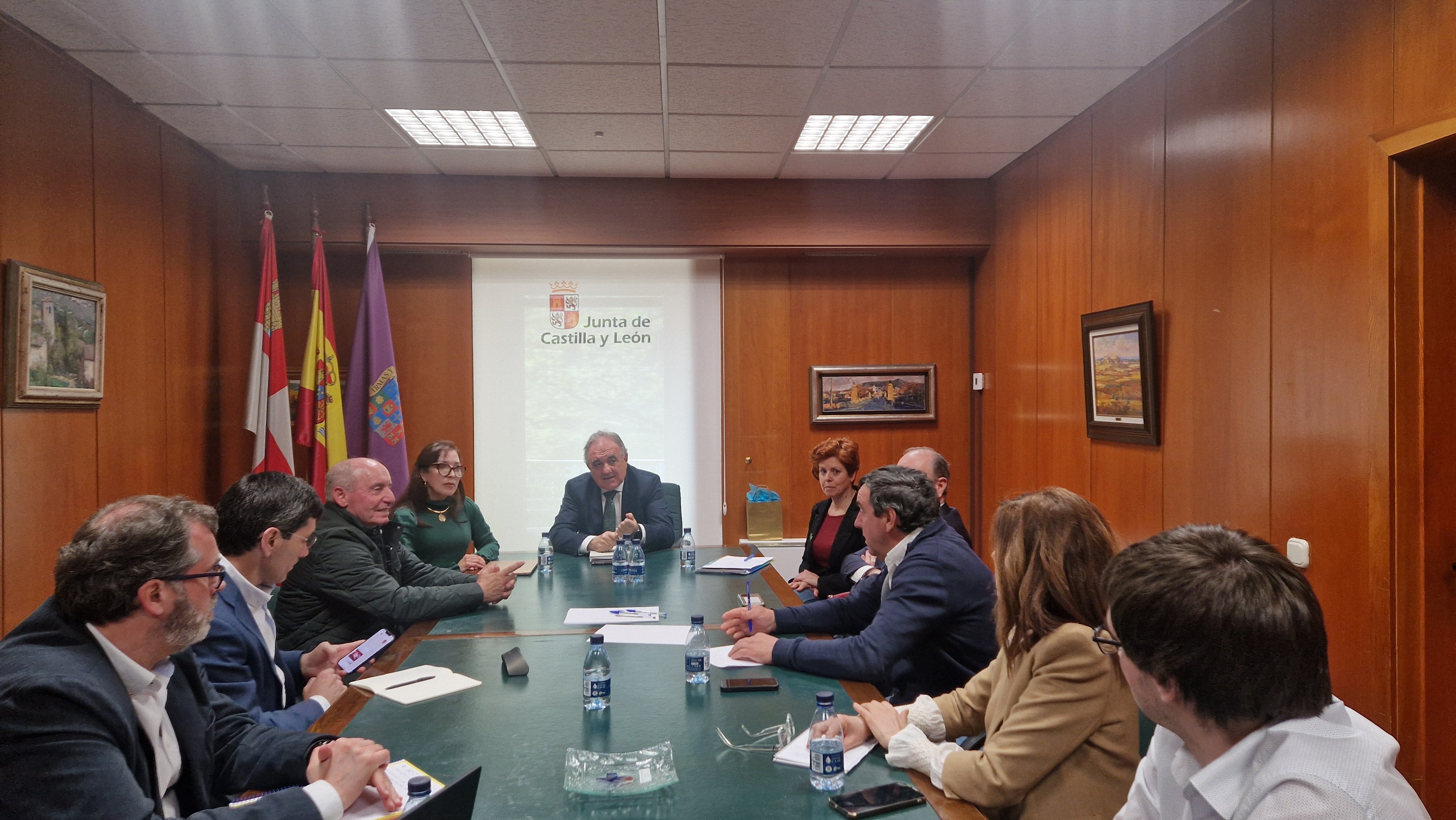 Reunión en Palencia con el cónsul de El Paso, estado estadounidense de Texas