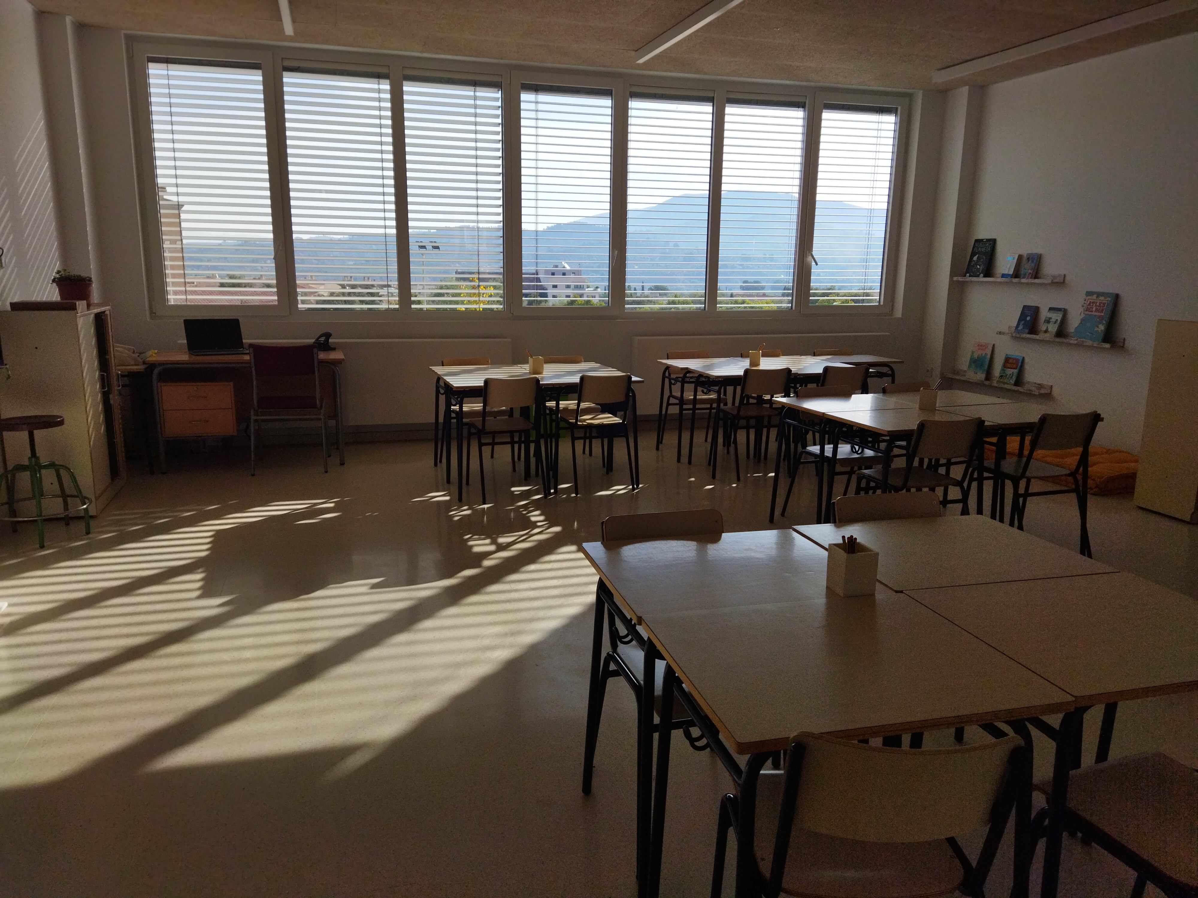 Una imagen de archivo de una aula de primaria en el CEIP Bosco de Cocentaina.