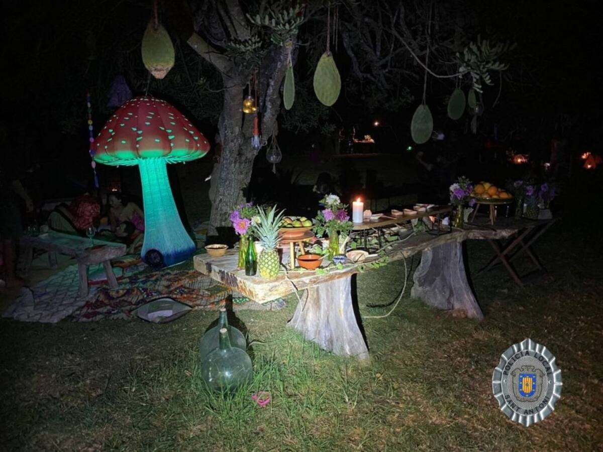Paralizada una fiesta ilegal en Ibiza con 75 personas, DJ y 'buffet'