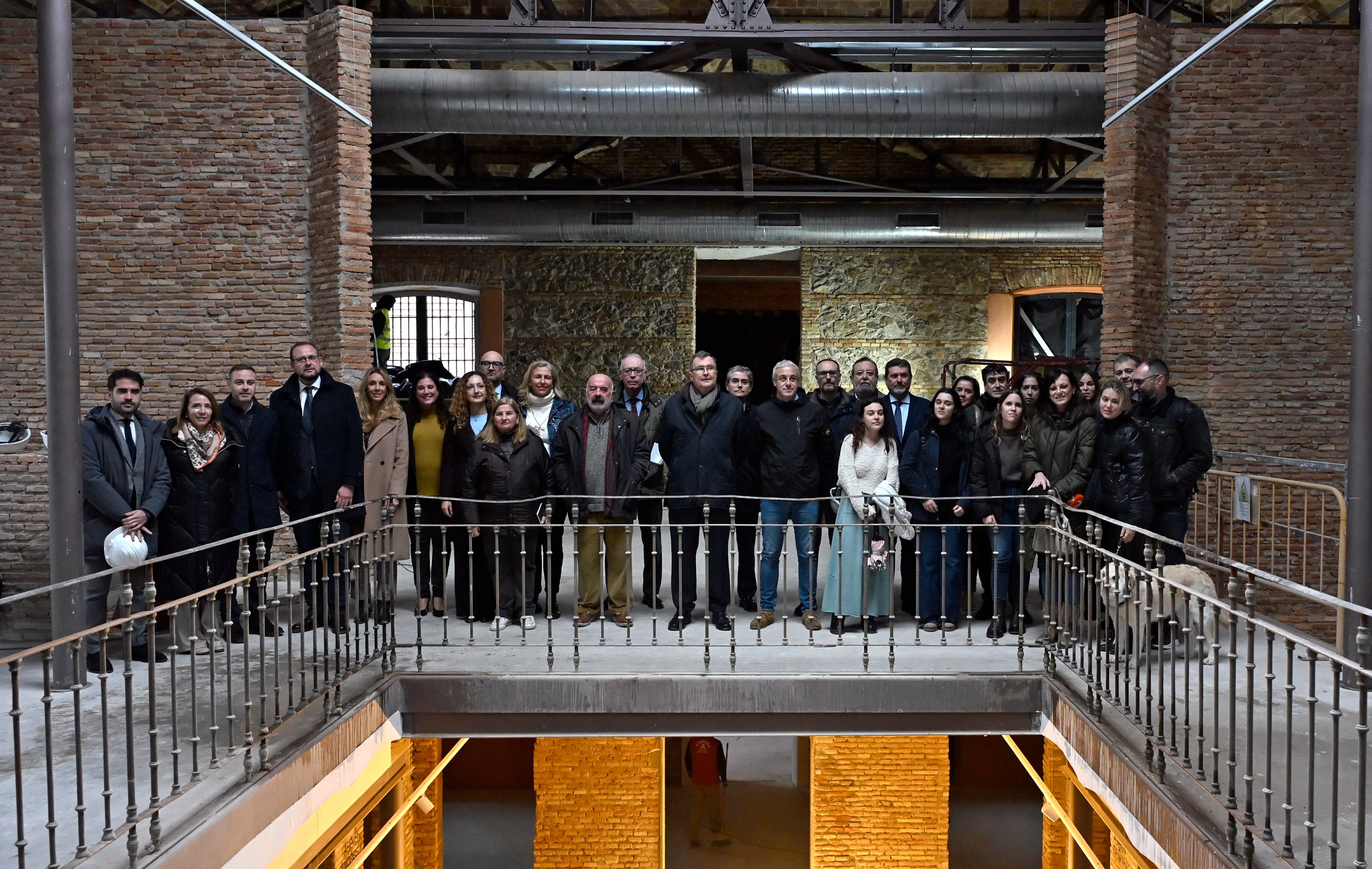 El alcalde de Murcia, José Ballesta, junto al Equipo de Gobierno y los medios de comunicación en la Cárcel Vieja