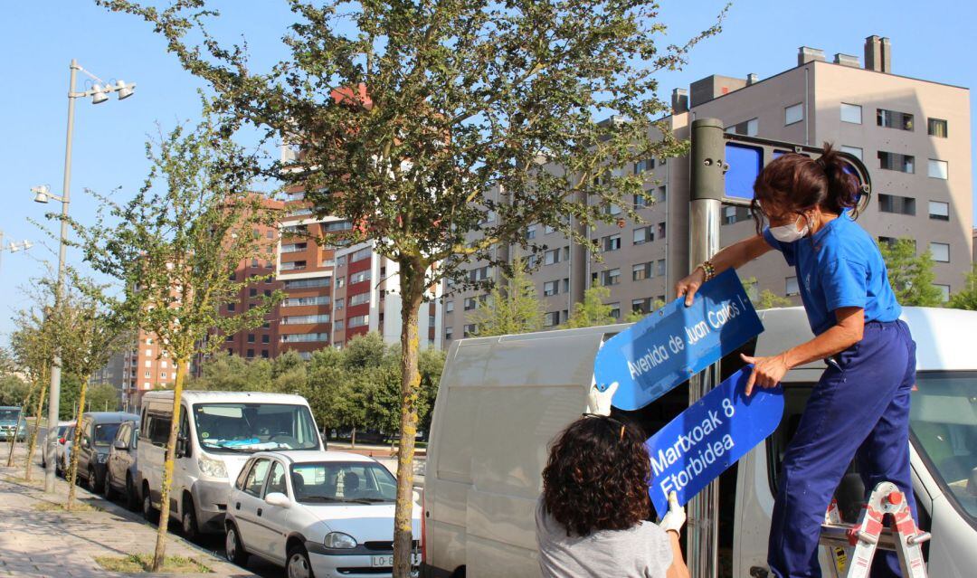 Cambio de placas en  Salburua desde ahora avenida 8 de marzo