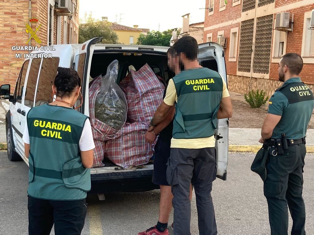 La Guardia Civil detiene a un hombre por tráfico de drogas en Sant Rafael del Río.