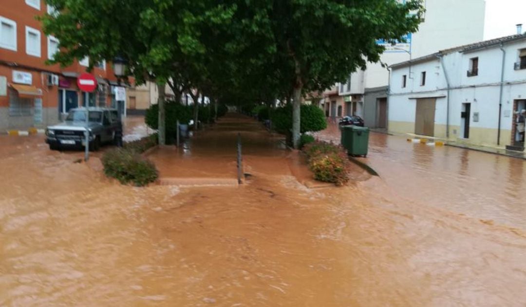 La Avenida del Riato de Motilla durante uno de los últimos episodios de lluvia torrencial.